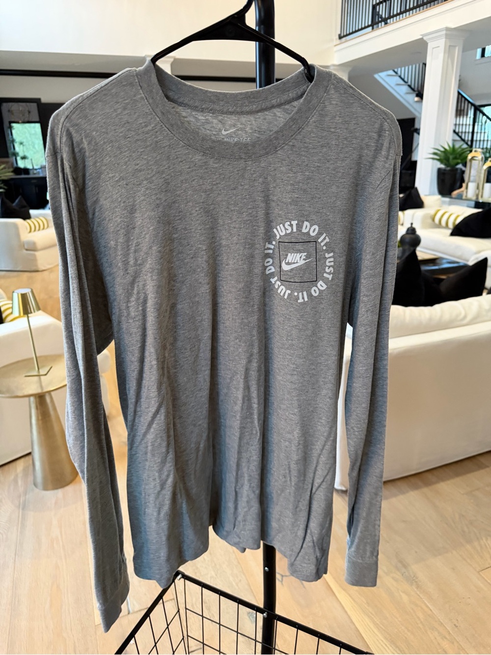 Nike Men's Long Sleeve Graphic Tee - Gray